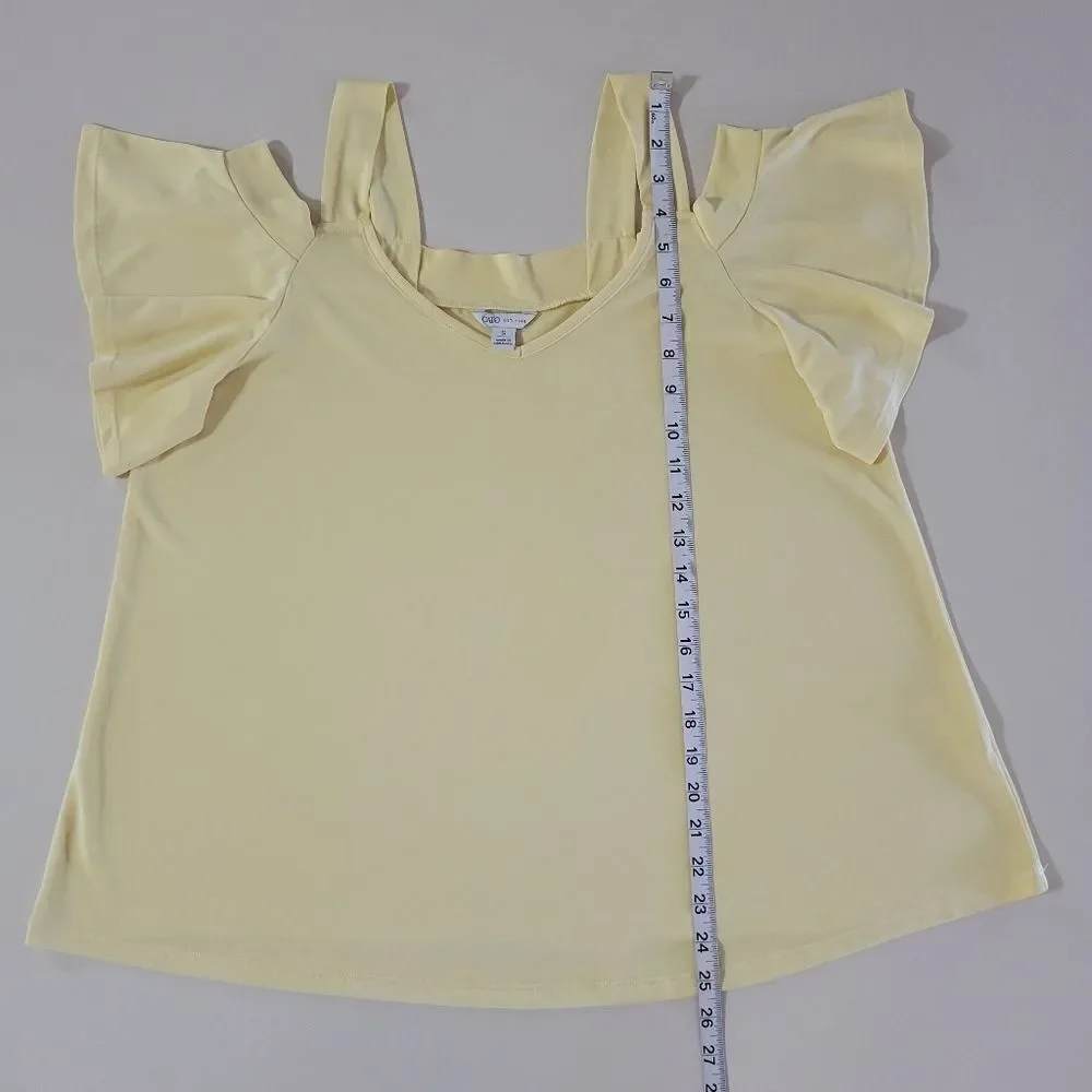 Cato Women's Yellow Cold Shoulder Short Sleeve Jersey Knit Pullover Top